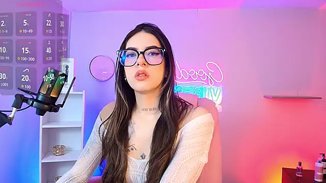 Alice Vixen online show from 10-30-25, 12:28