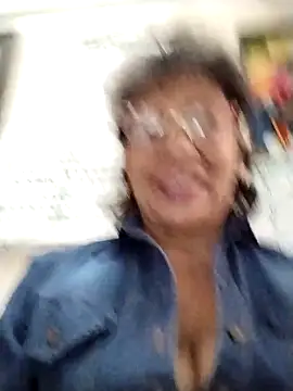 Snapshot of OliviaMorris1 chatting on 09-21-25, 05:25 OliviaMorris1 online show from 09-21-25, 05:25