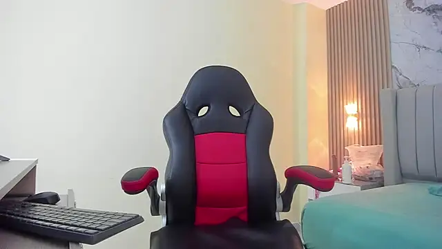 AURORAMARTIN2 online show from 11-05-25, 07:36