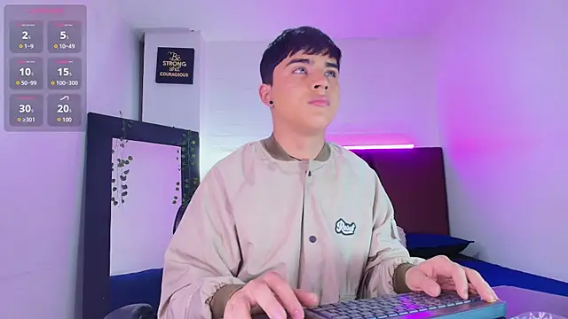 Lucass love online show from 09-21-25, 01:24