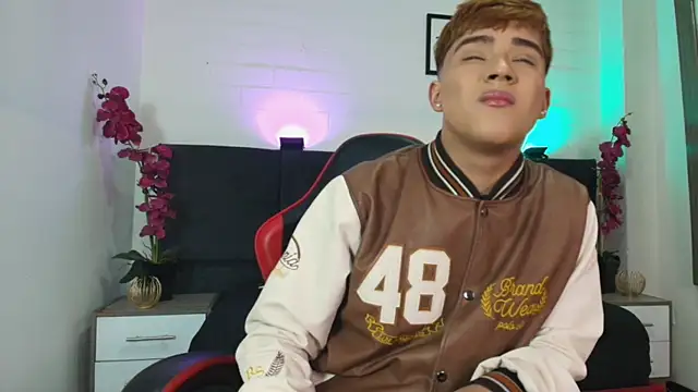 Lucass love online show from 06-10-26, 01:21