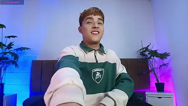 Lucass love online show from 06-21-26, 01:46