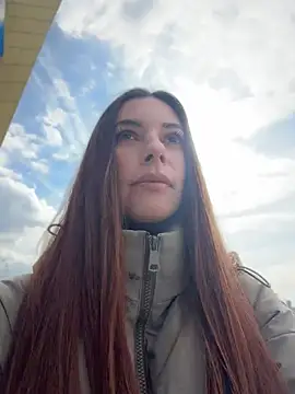 Amelie Crosby online show from 05-31-26, 01:51