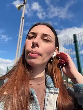 Amelie Crosby online show from 06-14-26, 01:35