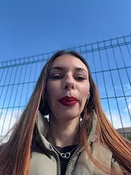 Amelie Crosby online show from 06-18-26, 01:48