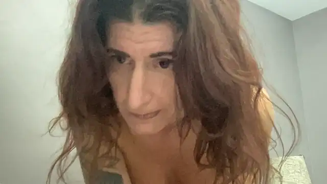 Snapshot of Cherry_Lush chatting on 11-26-25, 08:32 Cherry Lush online show from 11-26-25, 08:32