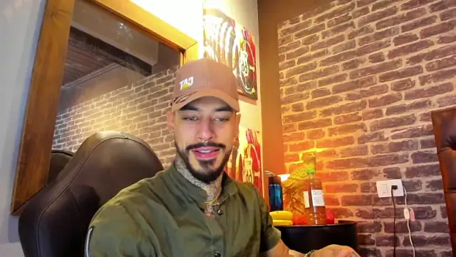 VinzenzRizzo online show from 10-25-25, 05:59