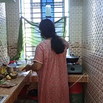 Snapshot of Bristy- chatting on 11-24-25, 07:52 Bristy- online show from 11-24-25, 07:52