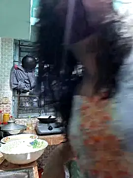 Snapshot of Bristy- chatting on 01-15-26, 01:48 Bristy- online show from 01-15-26, 01:48