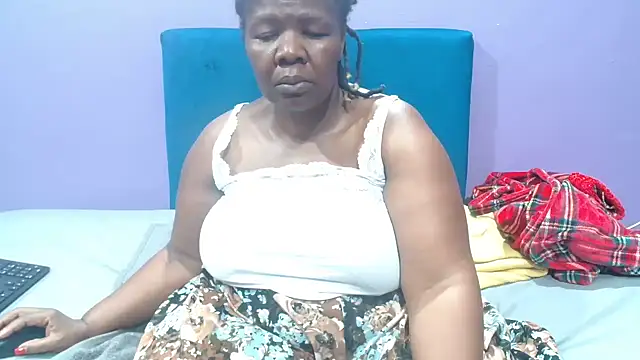 NaughtyChubbyZoe online show from 09-22-25, 05:53