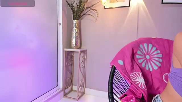 Snapshot of dulce_fiore07 chatting on 09-25-25, 12:42 dulce fiore07 online show from 09-25-25, 12:42