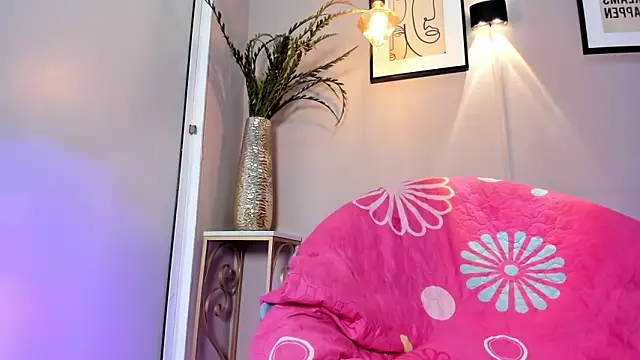 Snapshot of dulce_fiore07 chatting on 10-01-25, 12:44 dulce fiore07 online show from 10-01-25, 12:44