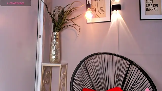 Snapshot of dulce_fiore07 chatting on 11-05-25, 12:49 dulce fiore07 online show from 11-05-25, 12:49