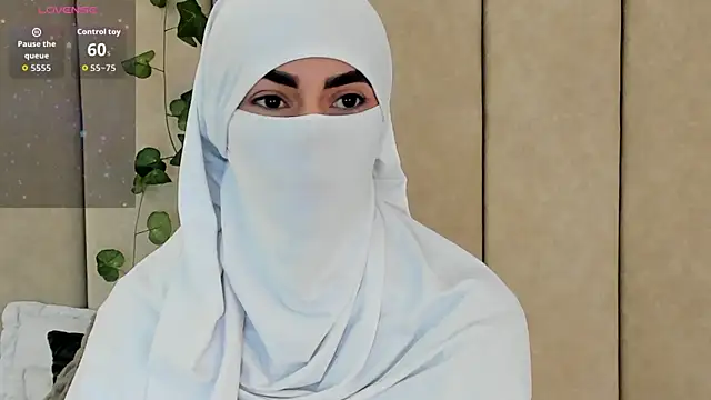 Snapshot of _Zahiira_ chatting on 10-02-25, 12:01 Zahiira online show from 10-02-25, 12:01