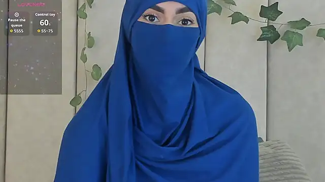 Snapshot of _Zahiira_ chatting on 10-07-25, 12:13 Zahiira online show from 10-07-25, 12:13