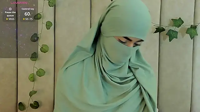 Snapshot of _Zahiira_ chatting on 10-08-25, 11:52 Zahiira online show from 10-08-25, 11:52