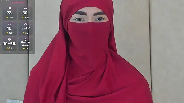 Snapshot of _Zahiira_ chatting on 10-11-25, 12:04 Zahiira online show from 10-11-25, 12:04