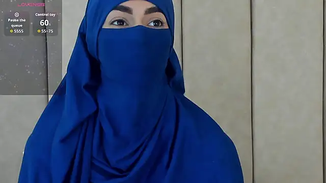 Snapshot of _Zahiira_ chatting on 10-13-25, 12:38 Zahiira online show from 10-13-25, 12:38