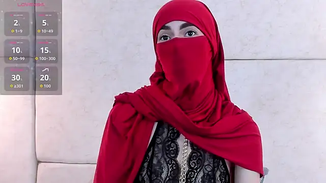 Snapshot of _Zahiira_ chatting on 10-15-25, 01:33 Zahiira online show from 10-15-25, 01:33