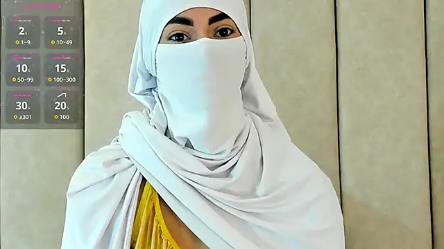 Snapshot of _Zahiira_ chatting on 10-20-25, 12:05 Zahiira online show from 10-20-25, 12:05