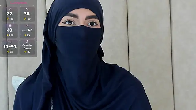 Snapshot of _Zahiira_ chatting on 10-30-25, 12:06 Zahiira online show from 10-30-25, 12:06