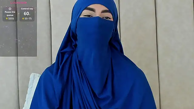 Snapshot of _Zahiira_ chatting on 11-01-25, 12:07 Zahiira online show from 11-01-25, 12:07