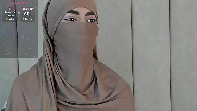 Snapshot of _Zahiira_ chatting on 11-12-25, 11:54 Zahiira online show from 11-12-25, 11:54