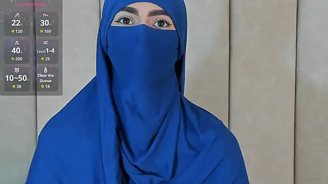 Snapshot of _Zahiira_ chatting on 11-17-25, 12:11 Zahiira online show from 11-17-25, 12:11