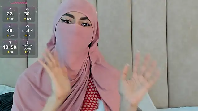 Snapshot of _Zahiira_ chatting on 11-26-25, 12:06 Zahiira online show from 11-26-25, 12:06