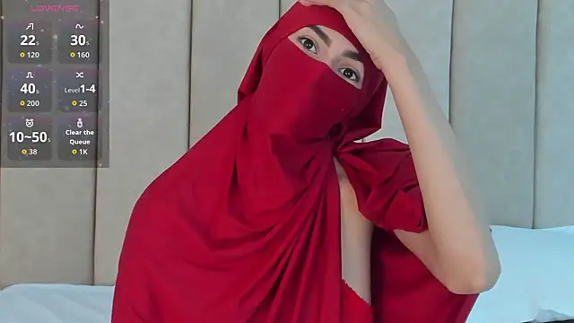 Snapshot of _Zahiira_ chatting on 12-16-25, 12:10 Zahiira online show from 12-16-25, 12:10