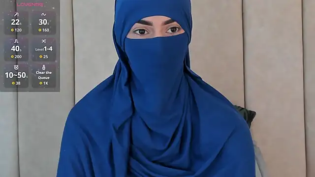 Snapshot of _Zahiira_ chatting on 12-17-25, 11:27 Zahiira online show from 12-17-25, 11:27