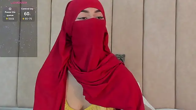 Snapshot of _Zahiira_ chatting on 01-12-26, 12:10 Zahiira online show from 01-12-26, 12:10