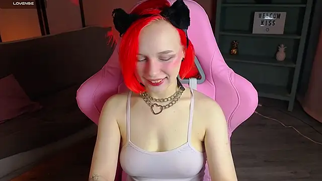 NaomiYoru online show from 10-03-25, 08:28