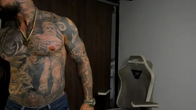 Snapshot of natevillage chatting on 10-10-25, 04:11 natevillage online show from 10-10-25, 04:11