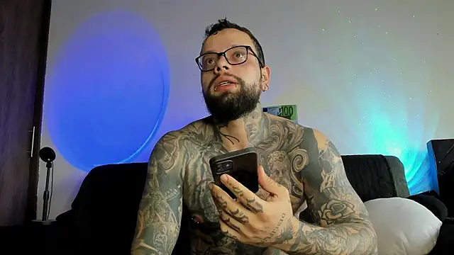 Snapshot of natevillage chatting on 03-05-26, 12:01 natevillage online show from 03-05-26, 12:01