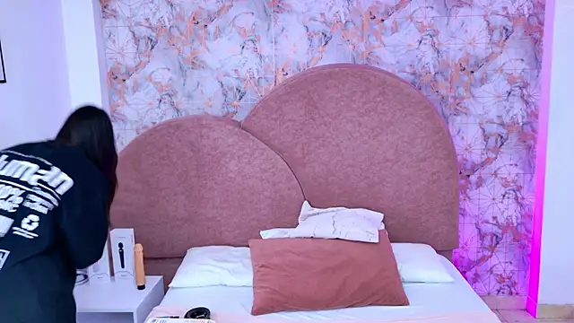 RavenGloomy online show from 11-06-25, 08:32