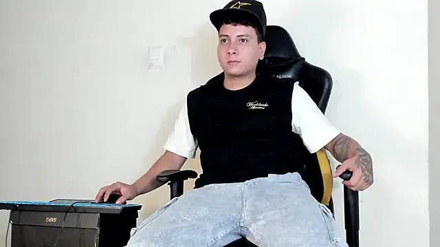 Snapshot of HELLSTAR chatting on 11-16-25, 08:53 HELLSTAR online show from 11-16-25, 08:53