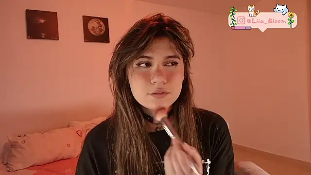 Snapshot of Liia-Bloom chatting on 09-14-25, 03:16 Liia-Bloom online show from 09-14-25, 03:16