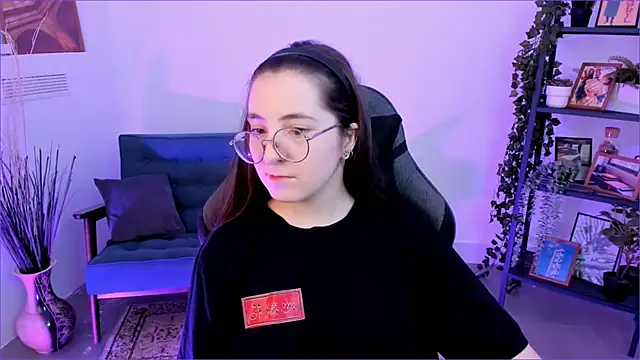 VirtuallVoyant online show from 09-30-25, 05:01