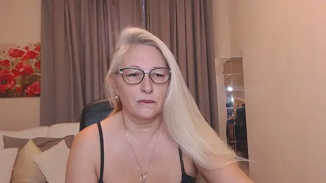 Snapshot of ValeriaSharm chatting on 03-14-26, 04:18 ValeriaSharm online show from 03-14-26, 04:18