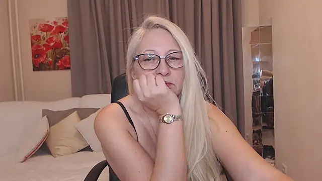 Snapshot of ValeriaSharm chatting on 03-14-26, 04:23 ValeriaSharm online show from 03-14-26, 04:23