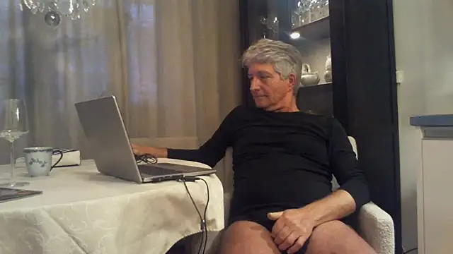 Swegay12-Exhi online show from 02-06-26, 03:15