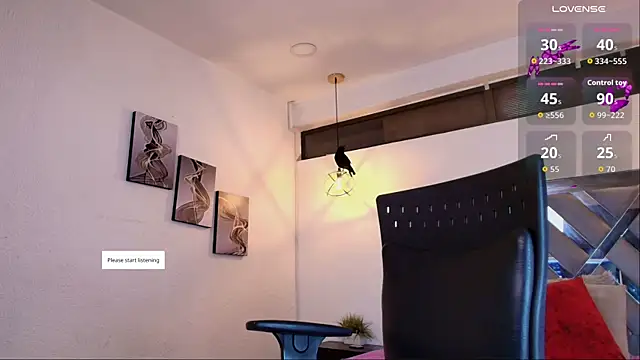 Snapshot of Rossi_ss1 chatting on 10-21-25, 03:40 Rossi ss1 online show from 10-21-25, 03:40