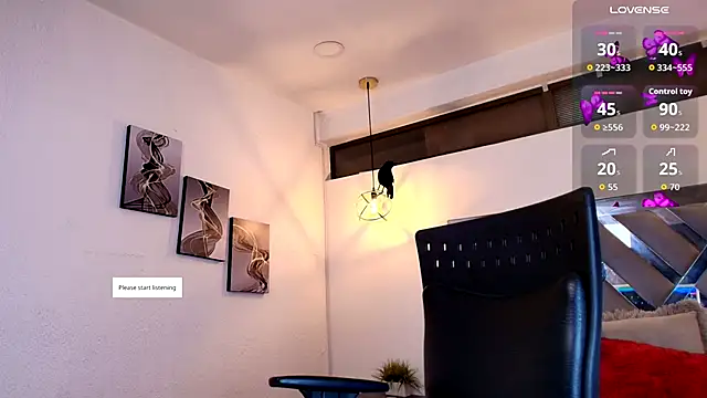 Snapshot of Rossi_ss1 chatting on 10-26-25, 02:28 Rossi ss1 online show from 10-26-25, 02:28