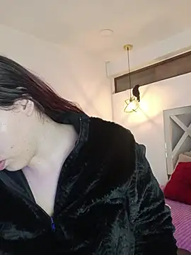 Snapshot of Rossi_ss1 chatting on 10-28-25, 03:54 Rossi ss1 online show from 10-28-25, 03:54