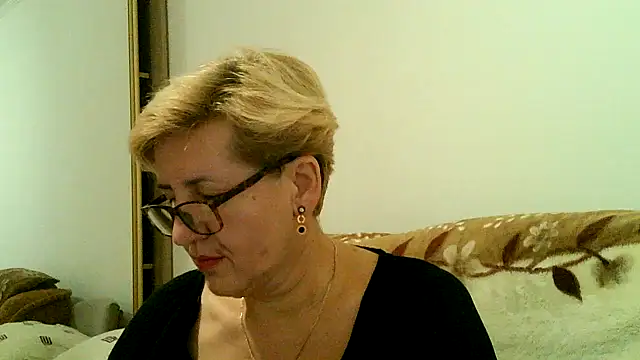 Dana4921 online show from 10-21-25, 03:46