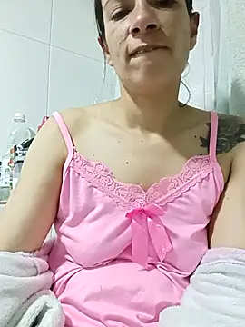 Snapshot of kim_lebanon chatting on 09-26-25, 05:44 kim lebanon online show from 09-26-25, 05:44