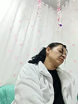 Snapshot of kim_lebanon chatting on 10-10-25, 07:51 kim lebanon online show from 10-10-25, 07:51