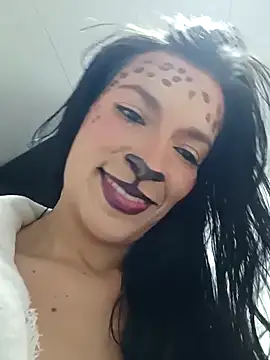 Snapshot of kim_lebanon chatting on 10-31-25, 07:59 kim lebanon online show from 10-31-25, 07:59