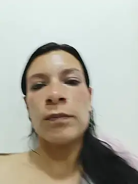 Snapshot of kim_lebanon chatting on 07-10-26, 04:39 kim lebanon online show from 07-10-26, 04:39